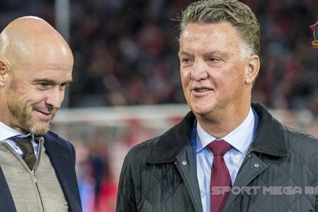 Mantan manajer Setan Merah, Louis van Gaal, berharap Ten Hag di beri lebih banyak waktu untuk membuktikan kemampuannya. Namun kini Masa depan Erik Ten Hag di Manchester United masih dalam ketidakpastian.